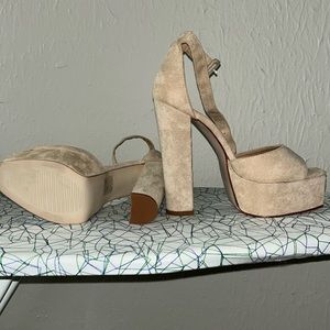 COPY - Heels . Prettylittlething.